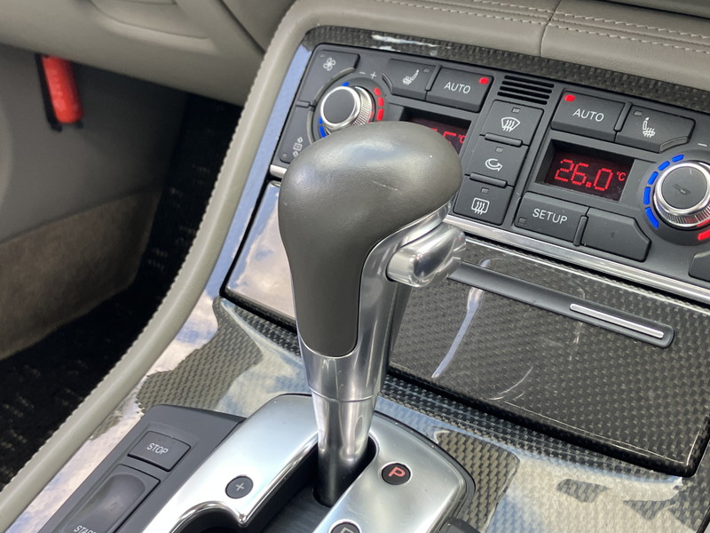 アウディ S8 中古車