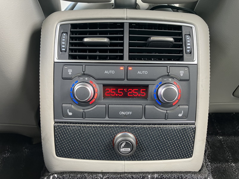 アウディ S8 中古車