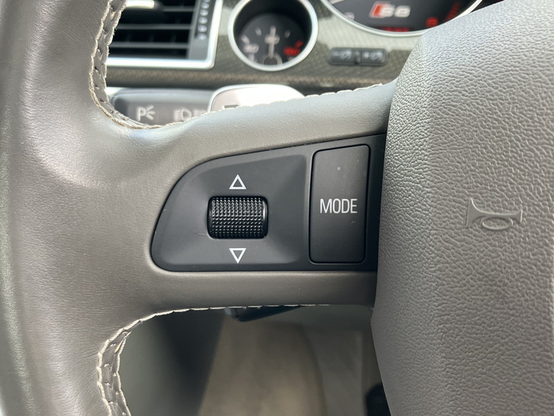 アウディ S8 中古車