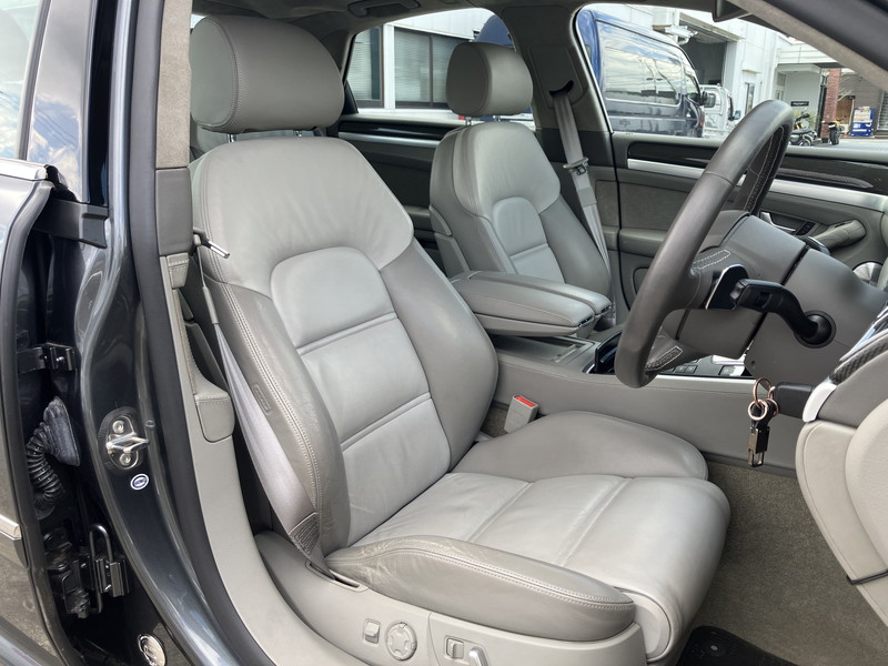 アウディ S8 中古車