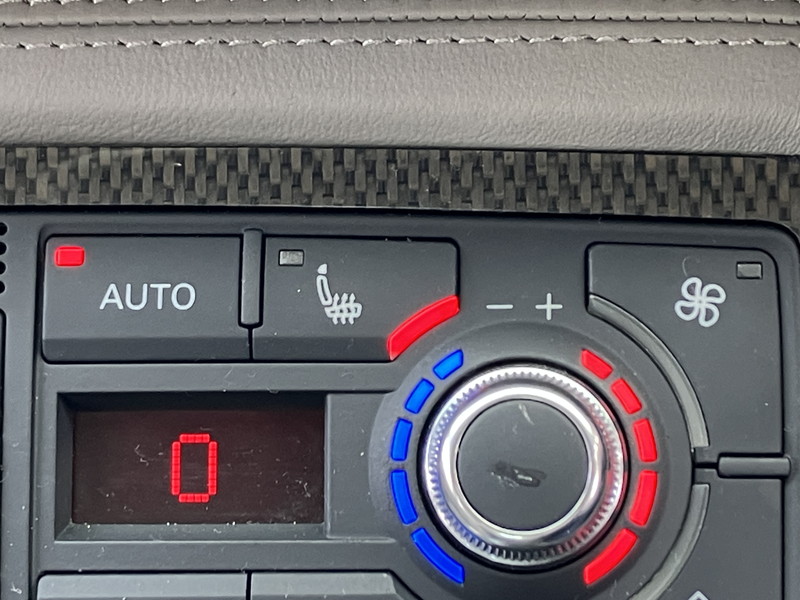 アウディ S8 中古車