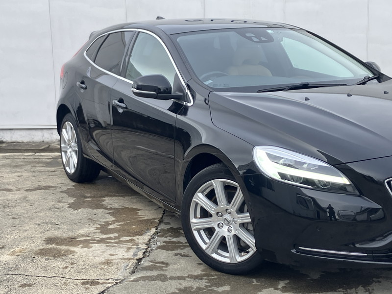 ボルボ V40 中古車