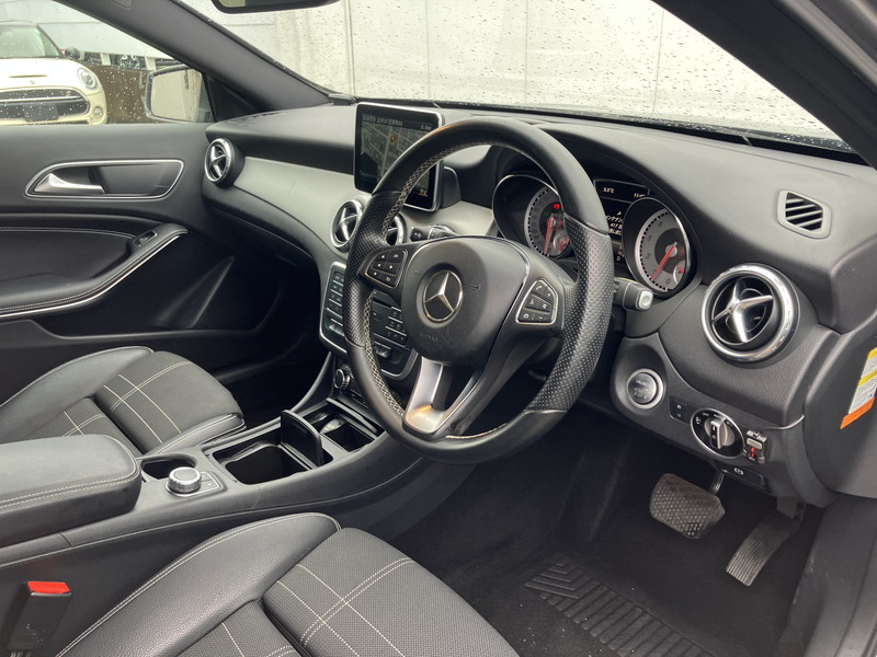 メルセデスベンツ GLA 中古車