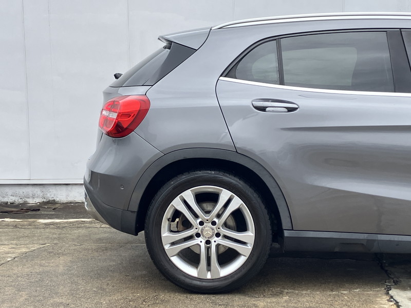 メルセデスベンツ GLA 中古車