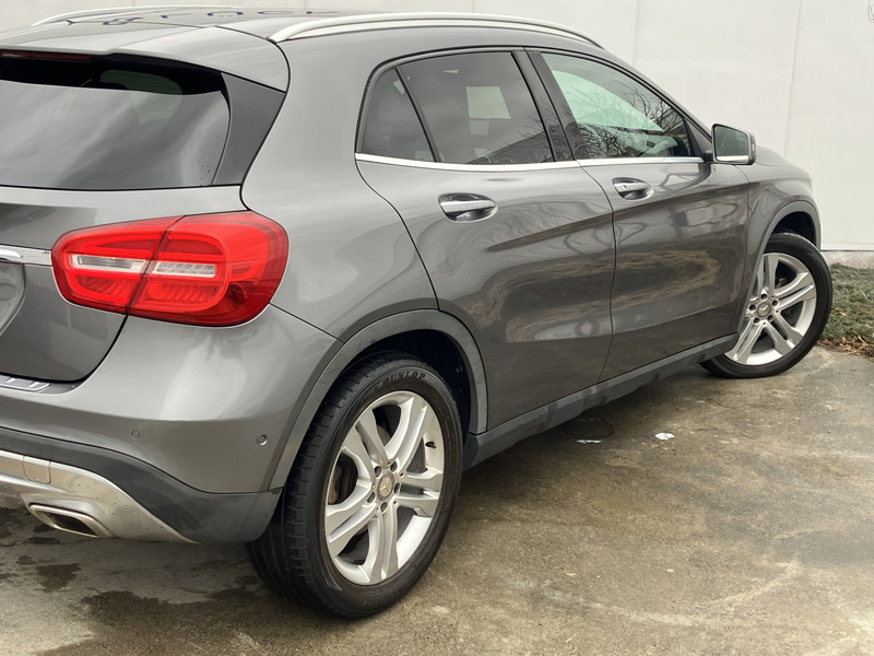 メルセデスベンツ GLA 中古車