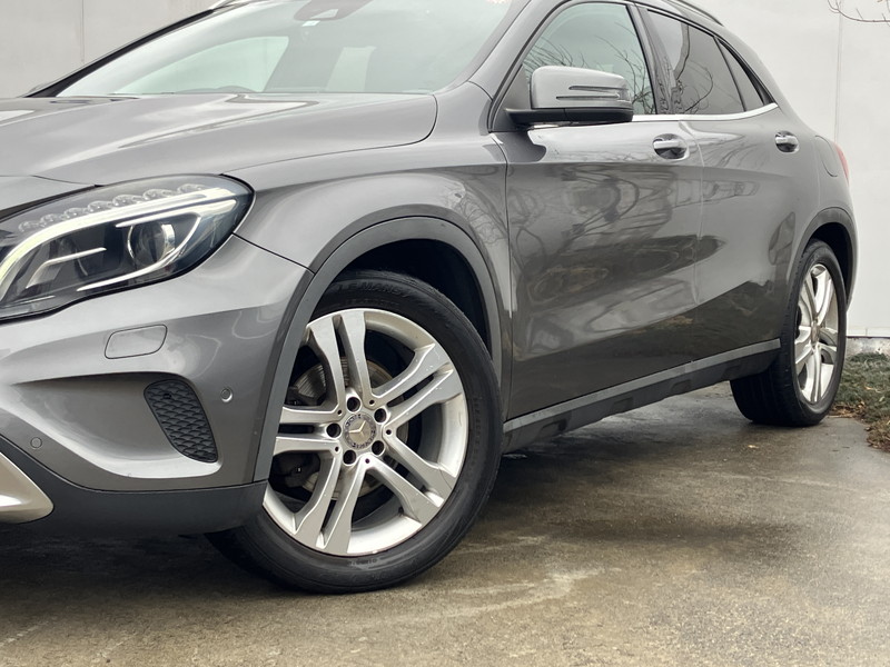 メルセデスベンツ GLA 中古車