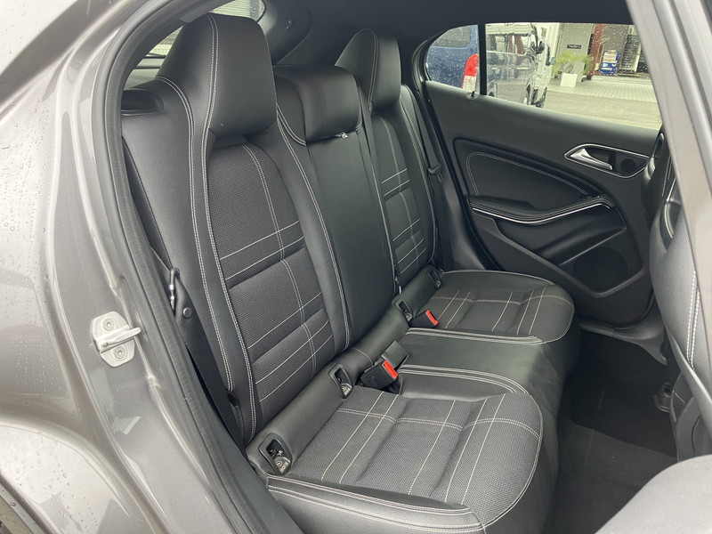 メルセデスベンツ GLA 中古車