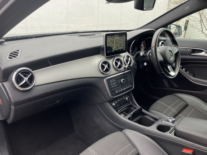 メルセデスベンツ GLA 中古車