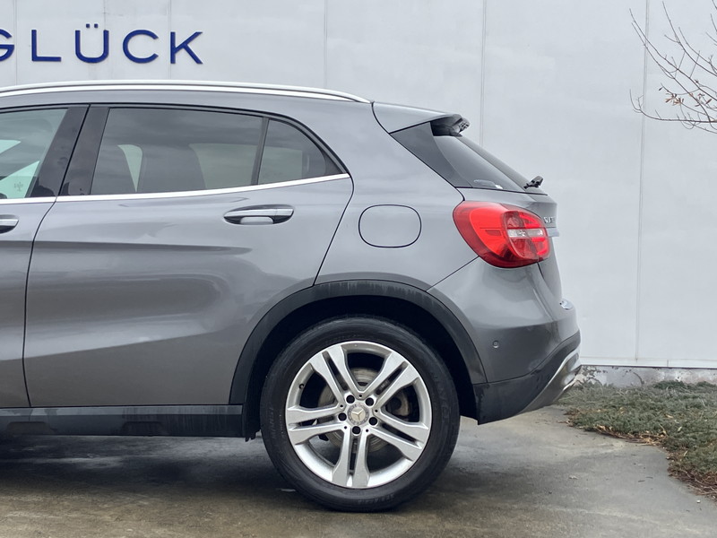 メルセデスベンツ GLA 中古車