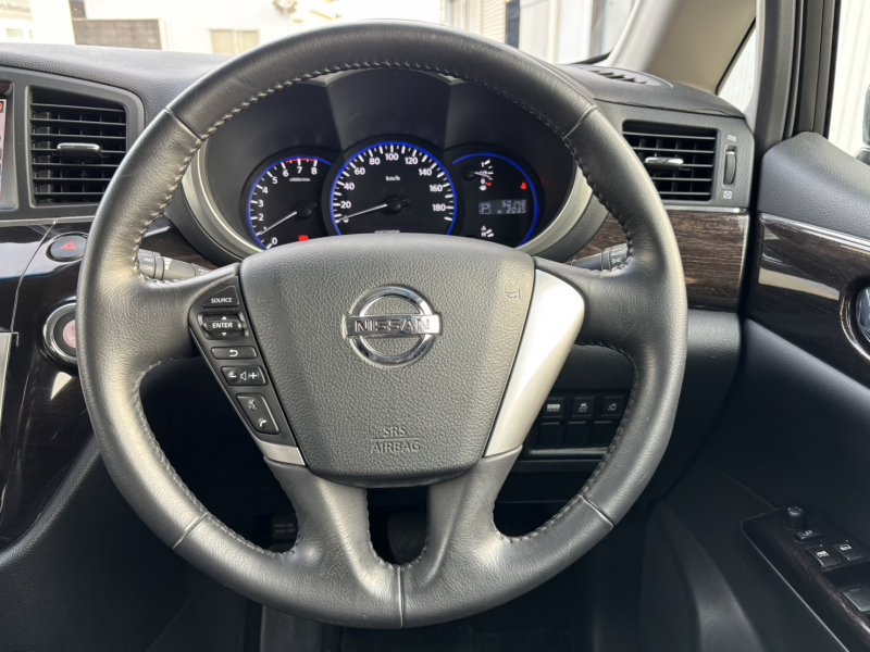 日産 エルグランド 中古車