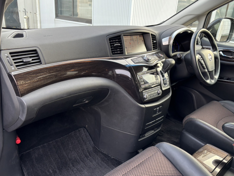 日産 エルグランド 中古車