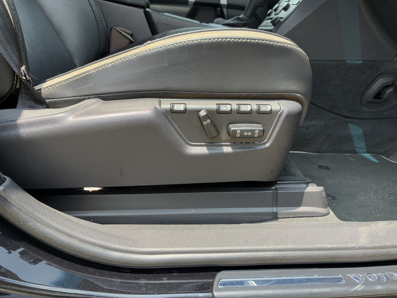 ボルボ XC90 中古車