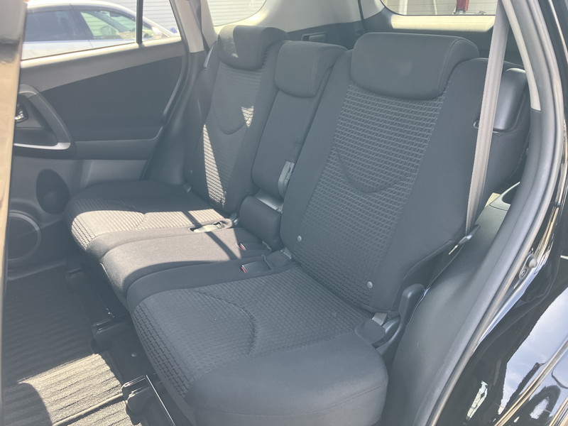 トヨタ ヴァンガード 中古車