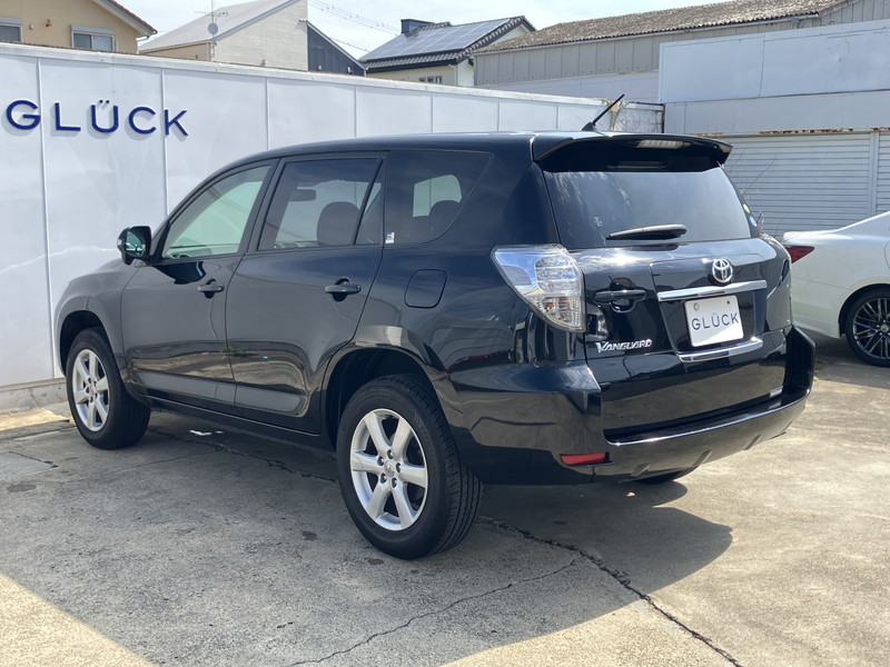 トヨタ ヴァンガード 中古車