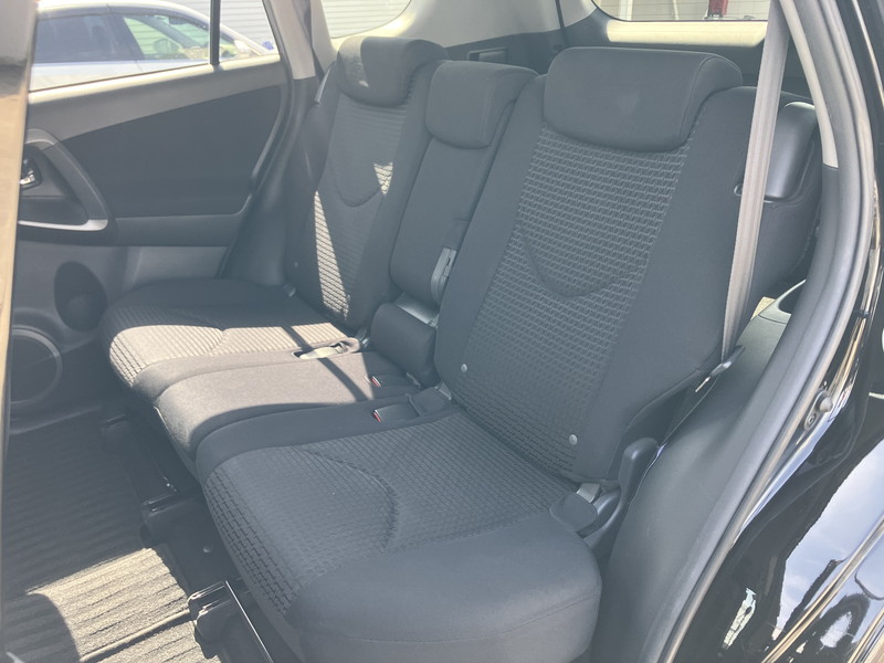 トヨタ ヴァンガード 中古車