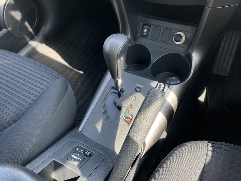 トヨタ ヴァンガード 中古車
