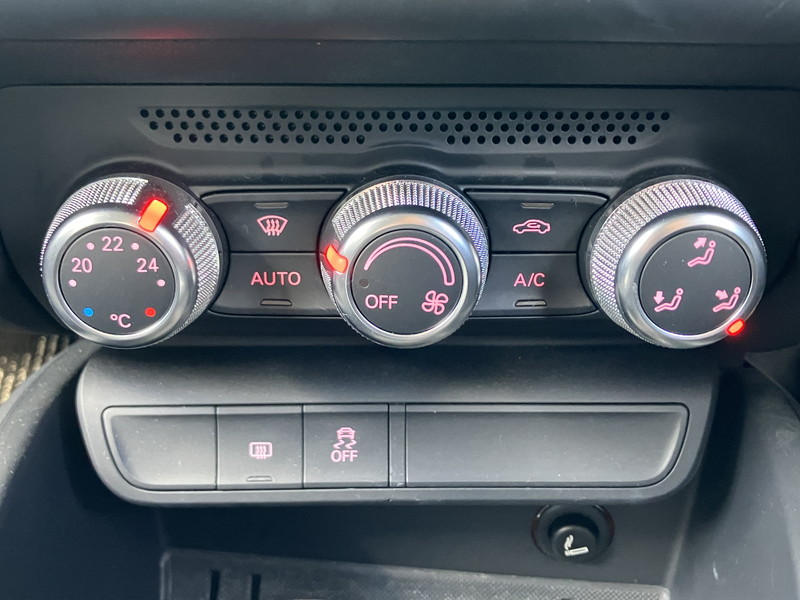 アウディ A1 中古車