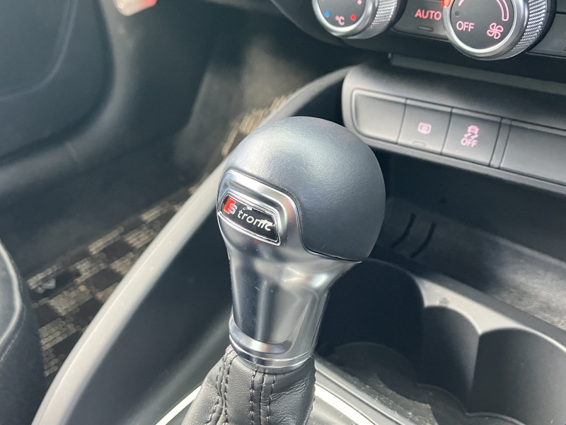 アウディ A1 中古車