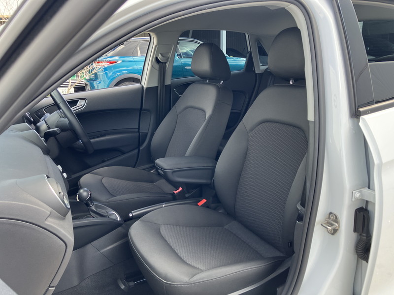 アウディ A1 中古車