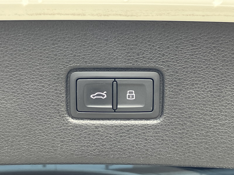 アウディ Q7 中古車