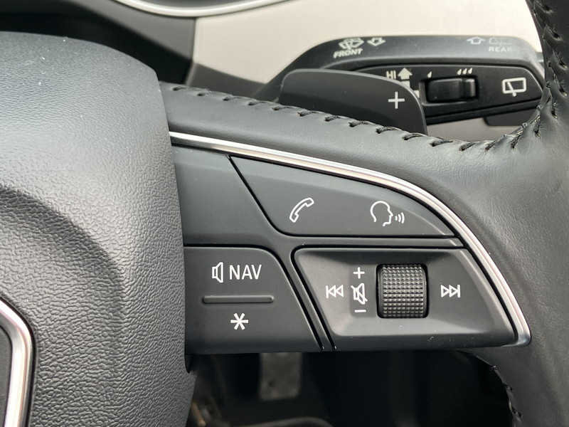 アウディ Q7 中古車