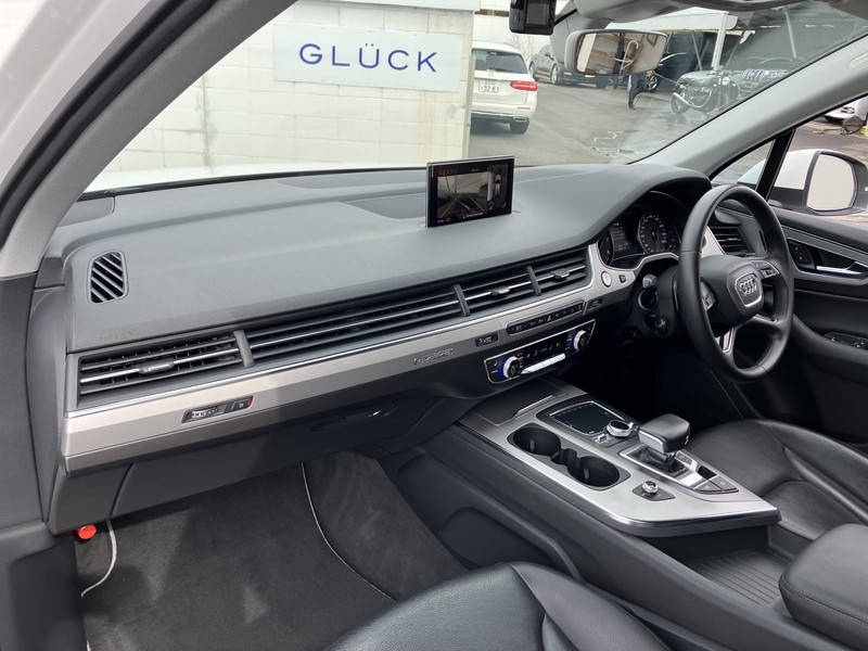 アウディ Q7 中古車