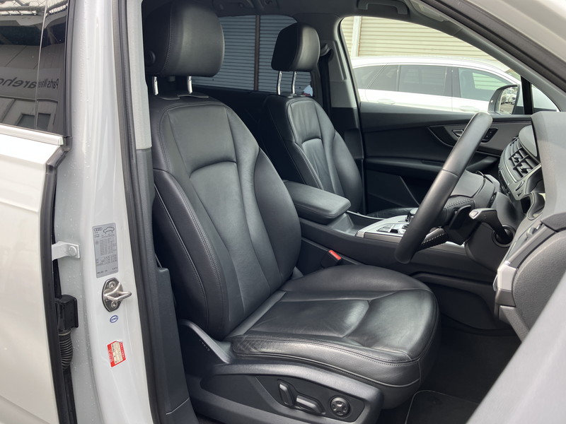 アウディ Q7 中古車