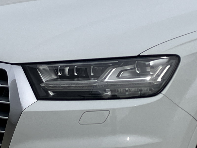 アウディ Q7 中古車