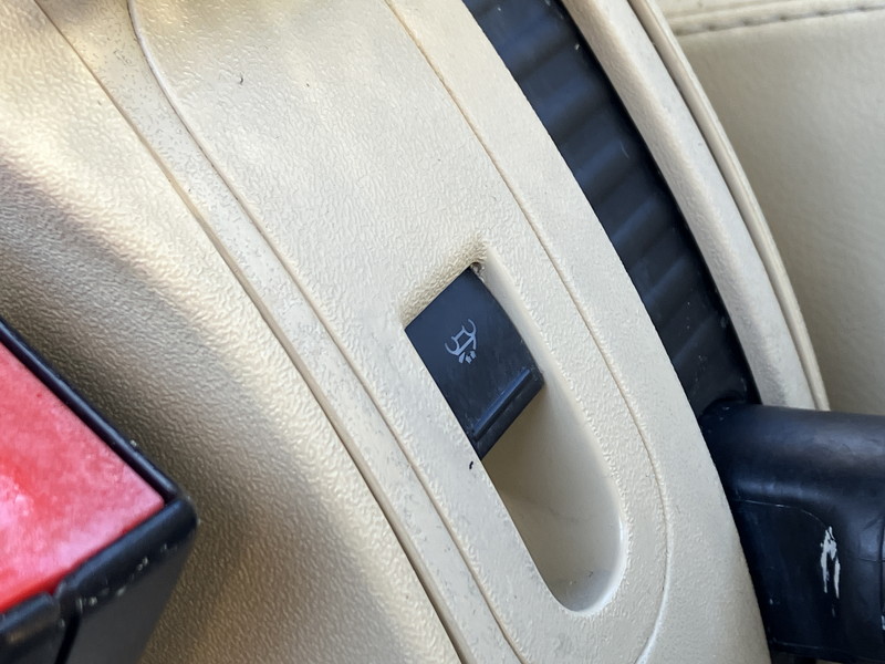 フォルクスワーゲン ニュービートル 中古車