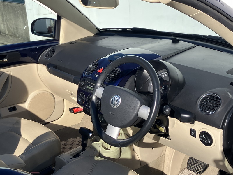 フォルクスワーゲン ニュービートル 中古車