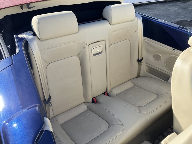 フォルクスワーゲン ニュービートル 中古車