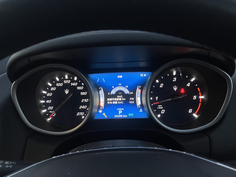 マセラティ ギブリ 中古車