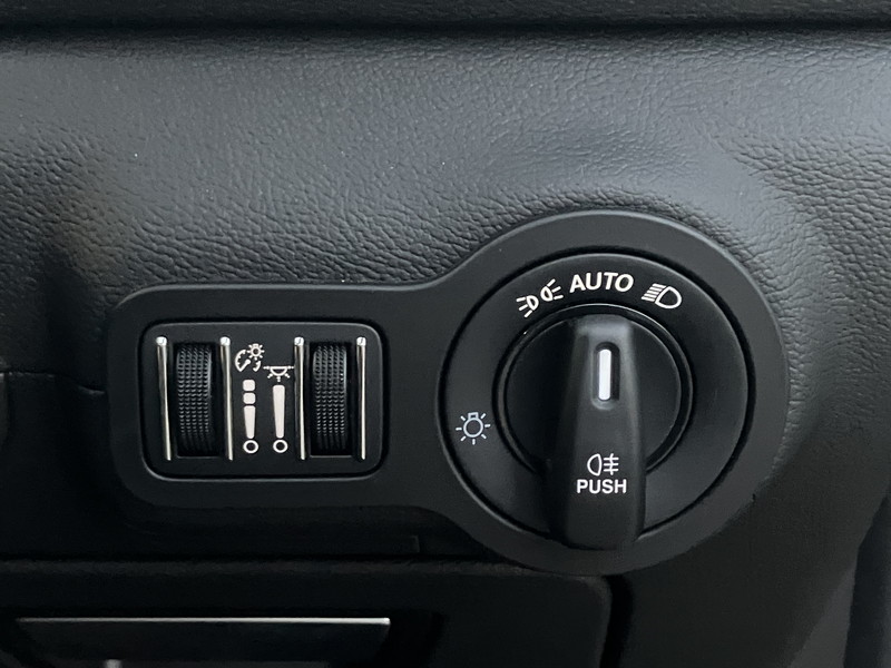 マセラティ ギブリ 中古車