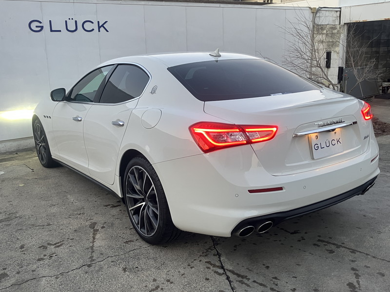 マセラティ ギブリ 中古車