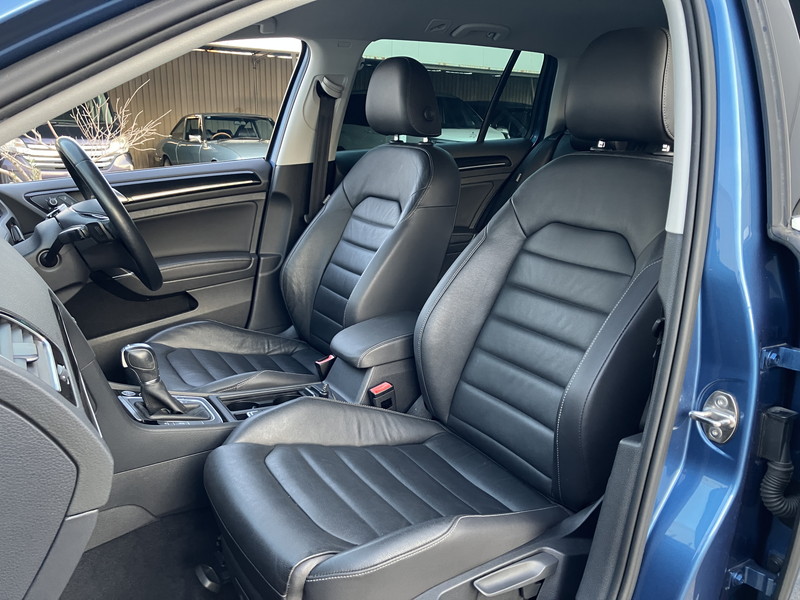 フォルクスワーゲン ゴルフヴァリアント 中古車