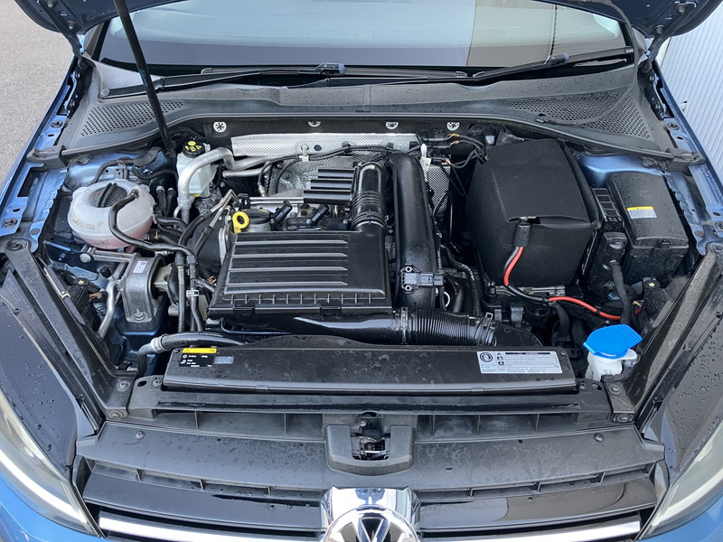 フォルクスワーゲン ゴルフヴァリアント 中古車