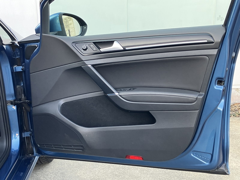 フォルクスワーゲン ゴルフヴァリアント 中古車