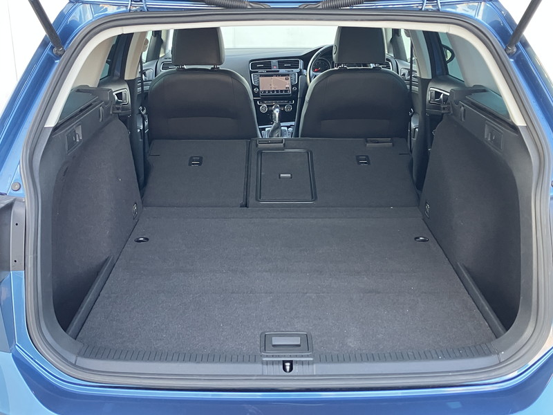 フォルクスワーゲン ゴルフヴァリアント 中古車