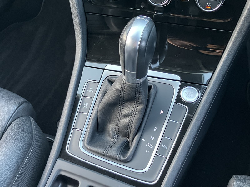 フォルクスワーゲン ゴルフヴァリアント 中古車