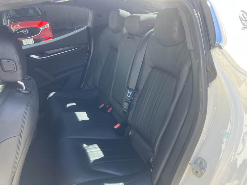 マセラティ ギブリ 中古車