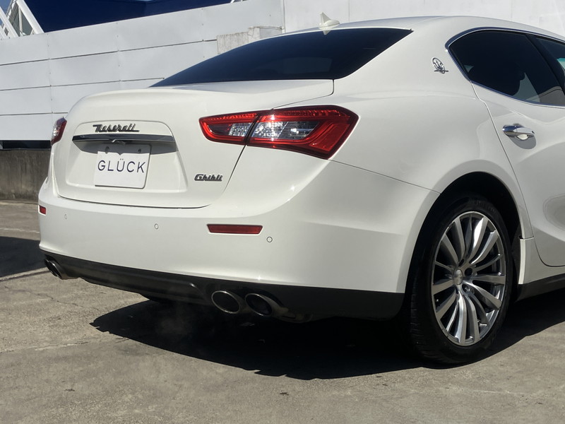 マセラティ ギブリ 中古車