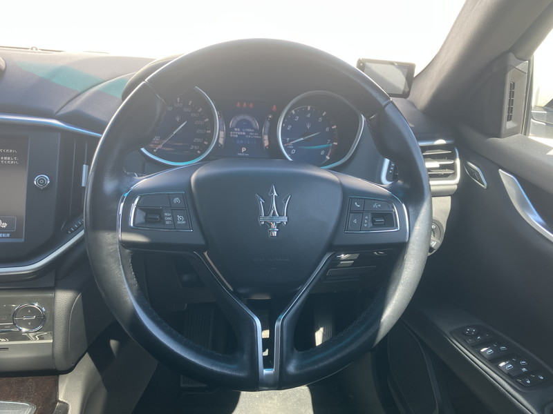 マセラティ ギブリ 中古車