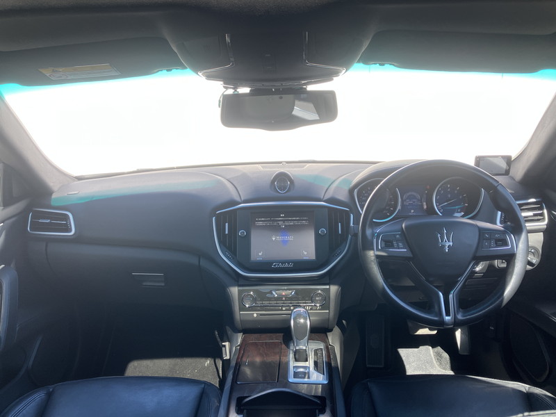 マセラティ ギブリ 中古車