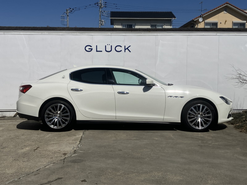 マセラティ ギブリ 中古車