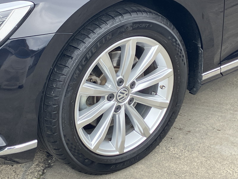 フォルクスワーゲン パサートヴァリアント 中古車