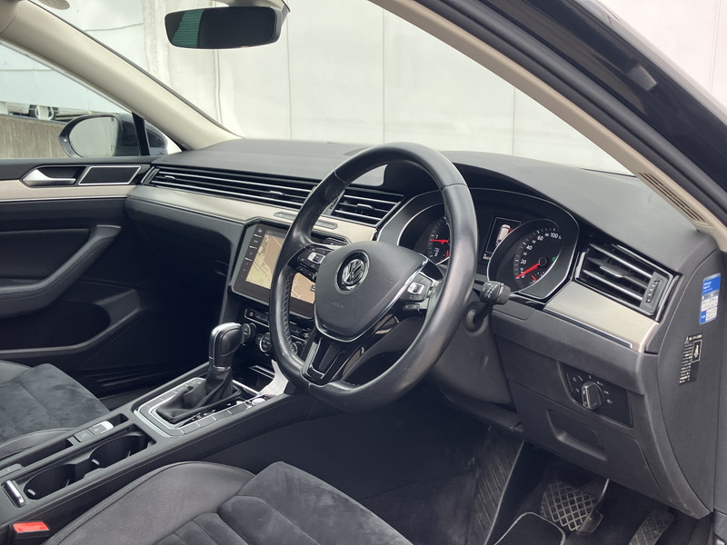 フォルクスワーゲン パサートヴァリアント 中古車