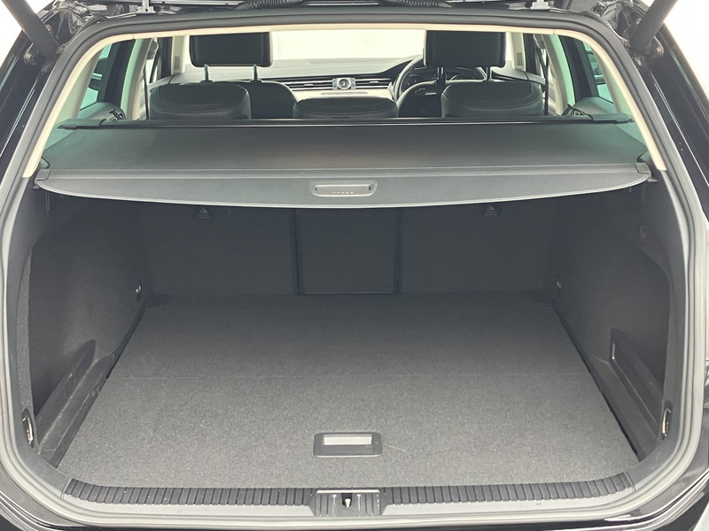 フォルクスワーゲン パサートヴァリアント 中古車