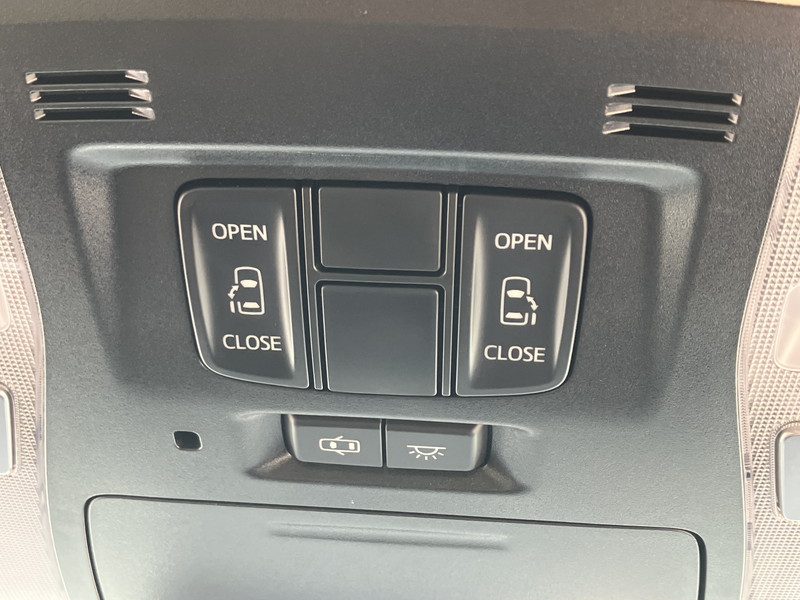 トヨタ アルファード ハイブリッド 中古車