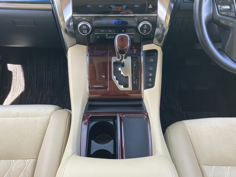 トヨタ アルファード ハイブリッド 中古車