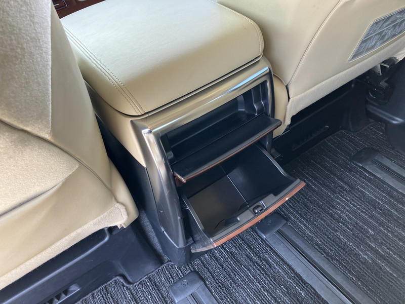 トヨタ アルファード ハイブリッド 中古車